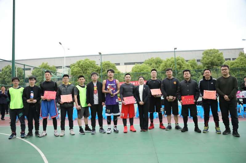 6——前三強(qiáng)獲獎合影.JPG 6——前三強(qiáng)獲獎合影.JPG